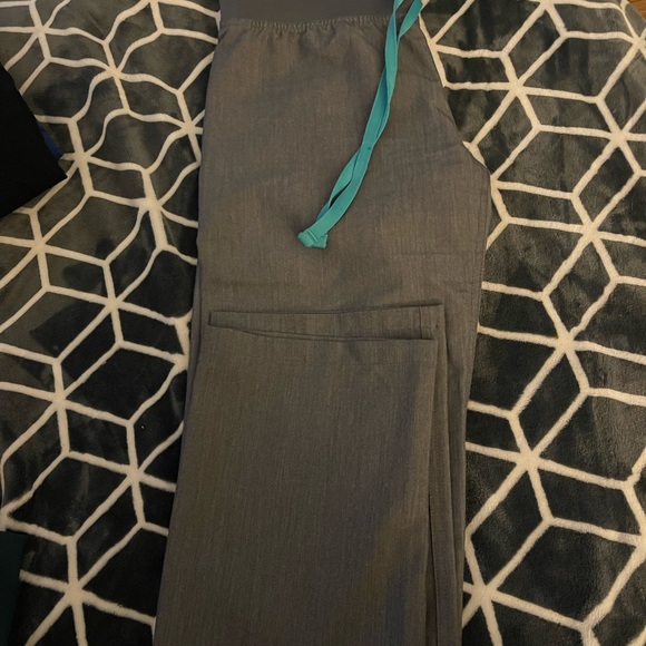 Selling all my scrub pants no longer fit me worn only once probably each one . - Picture 12 of 16